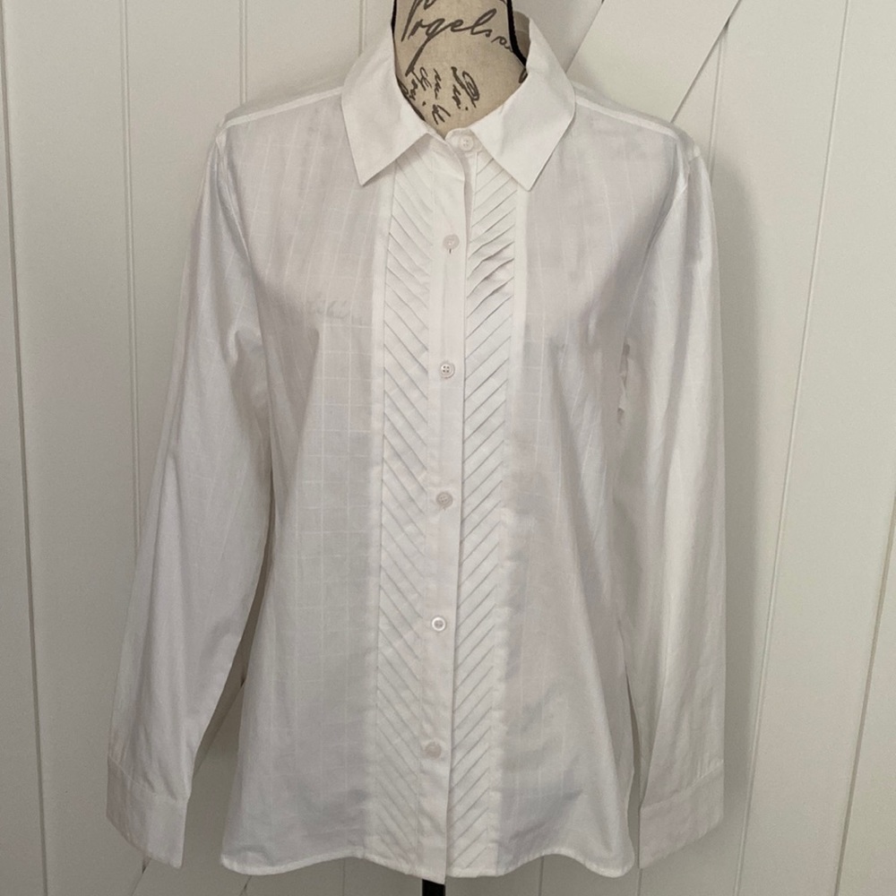 Liz Claiborne White Button Down Top